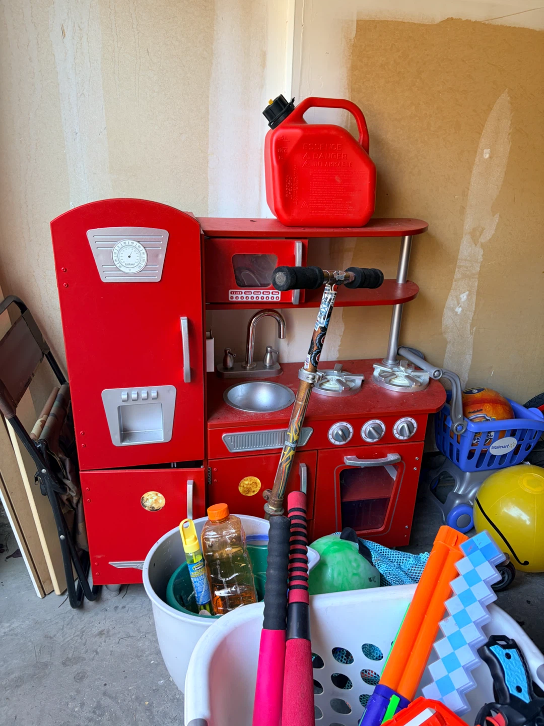 KidKraft Red Retro Play Kitchen