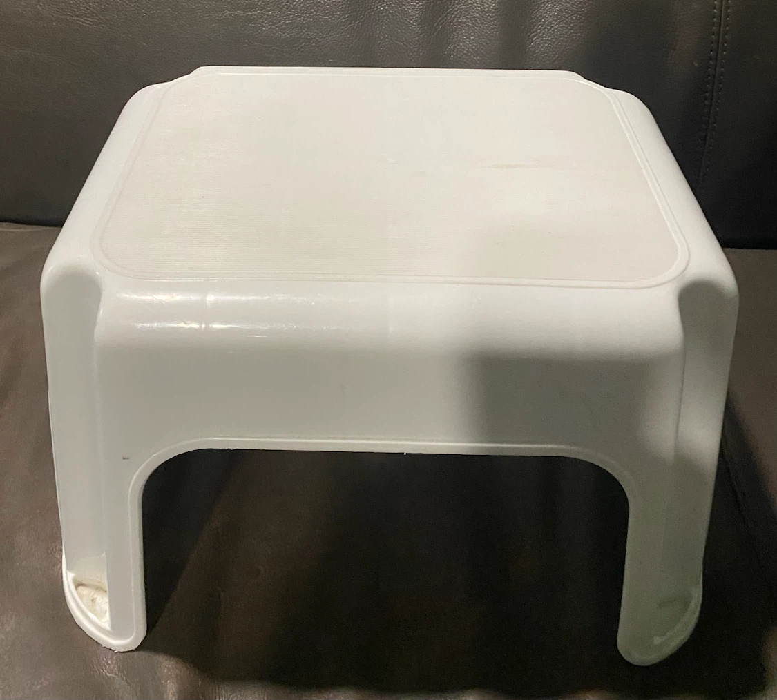 Rubbermaid One Step Stool
