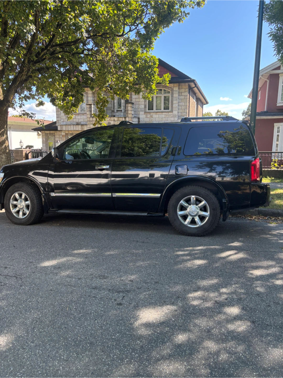 Infiniti QX56 SUV - photo 2