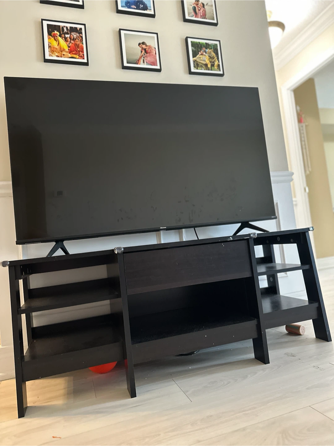 Hisense 55A60GV - 55 incand Black TV Stand