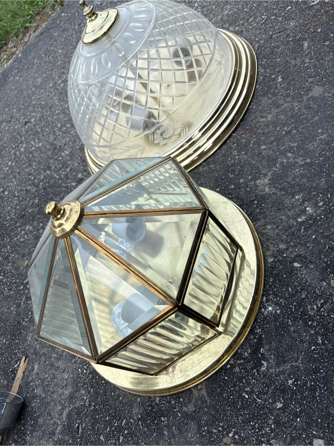 Ceiling fixtures