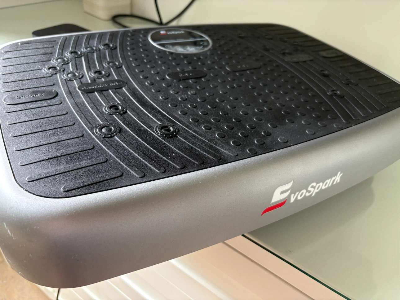 EvoSpark Vibration Plate - photo 3