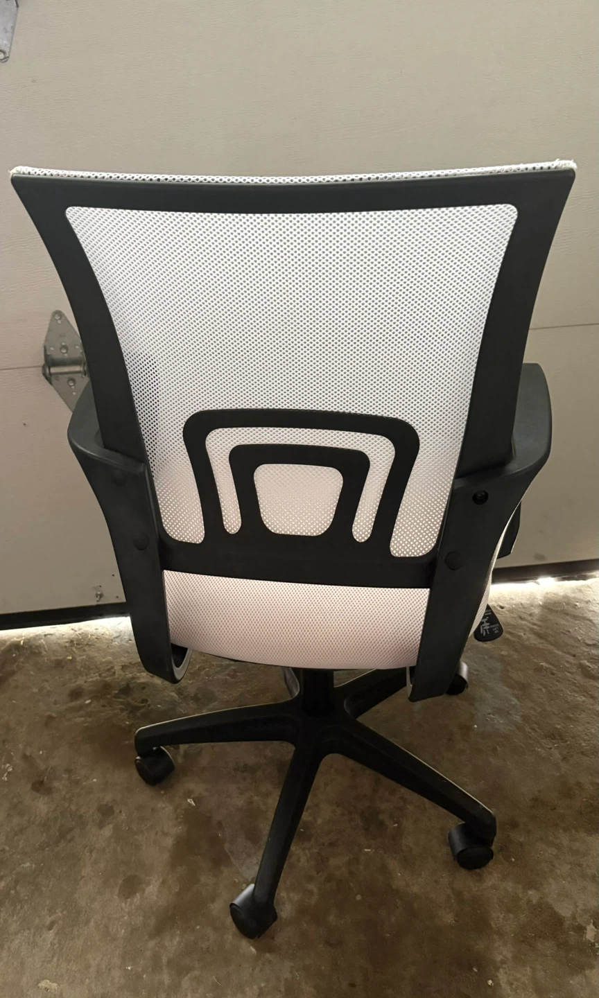 White Mesh Office Chair - photo 3