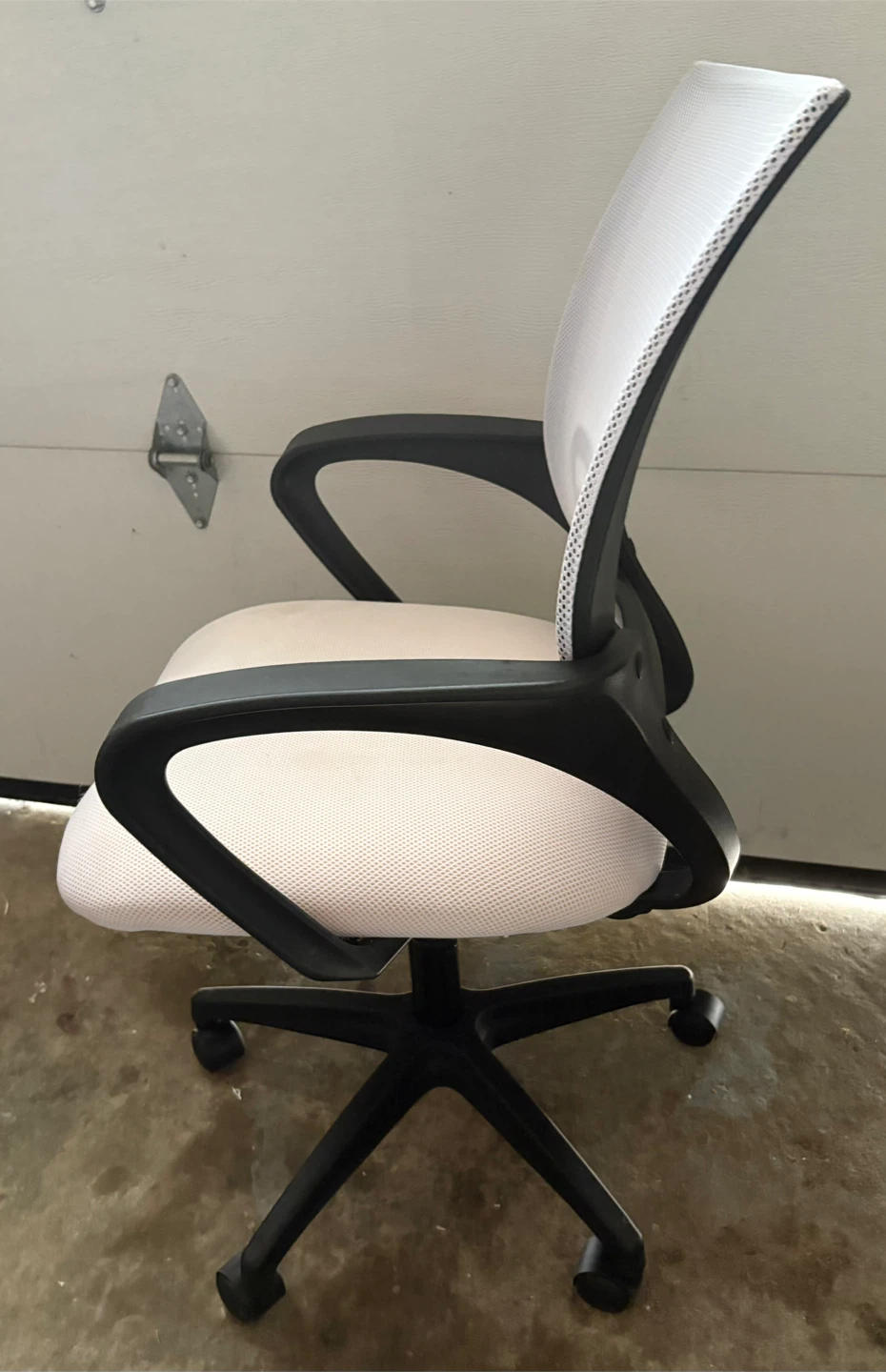 White Mesh Office Chair - photo 5