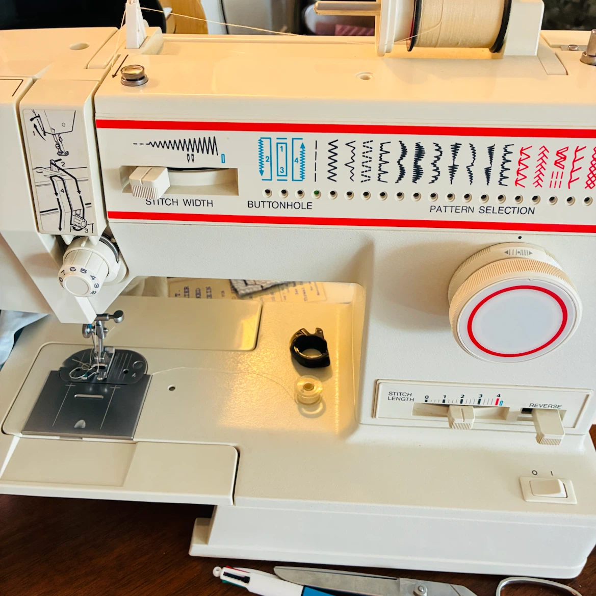 Singer Merritt 4552 Sewing Machine - photo 2