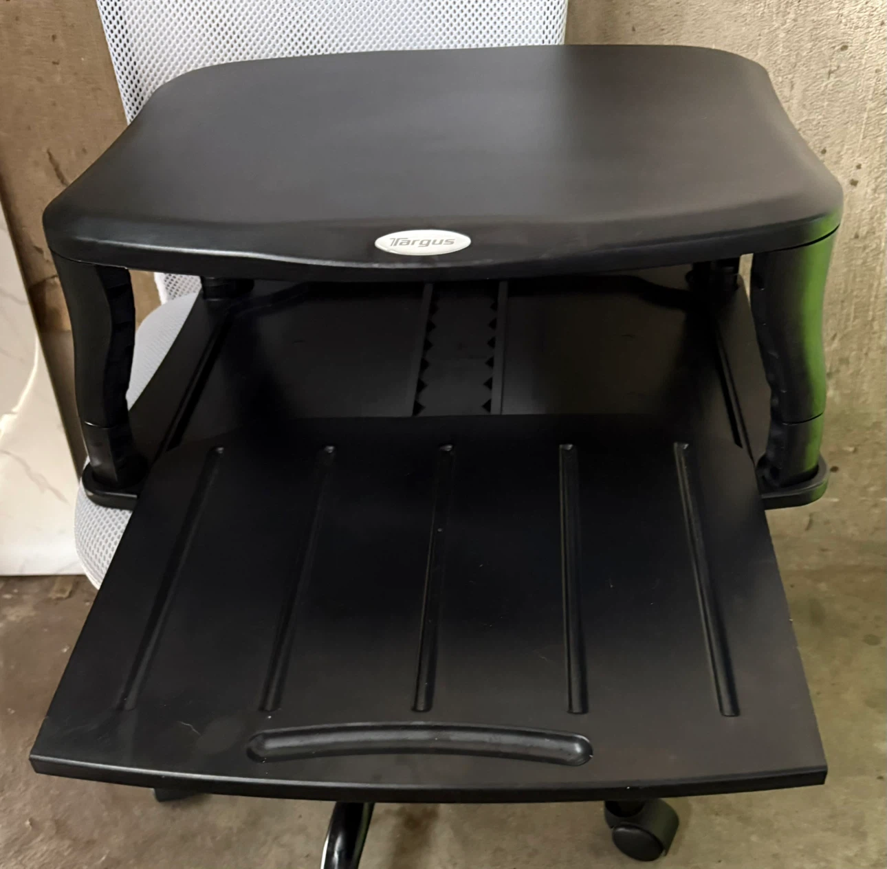 Targus Universal Monitor Stand - photo 2
