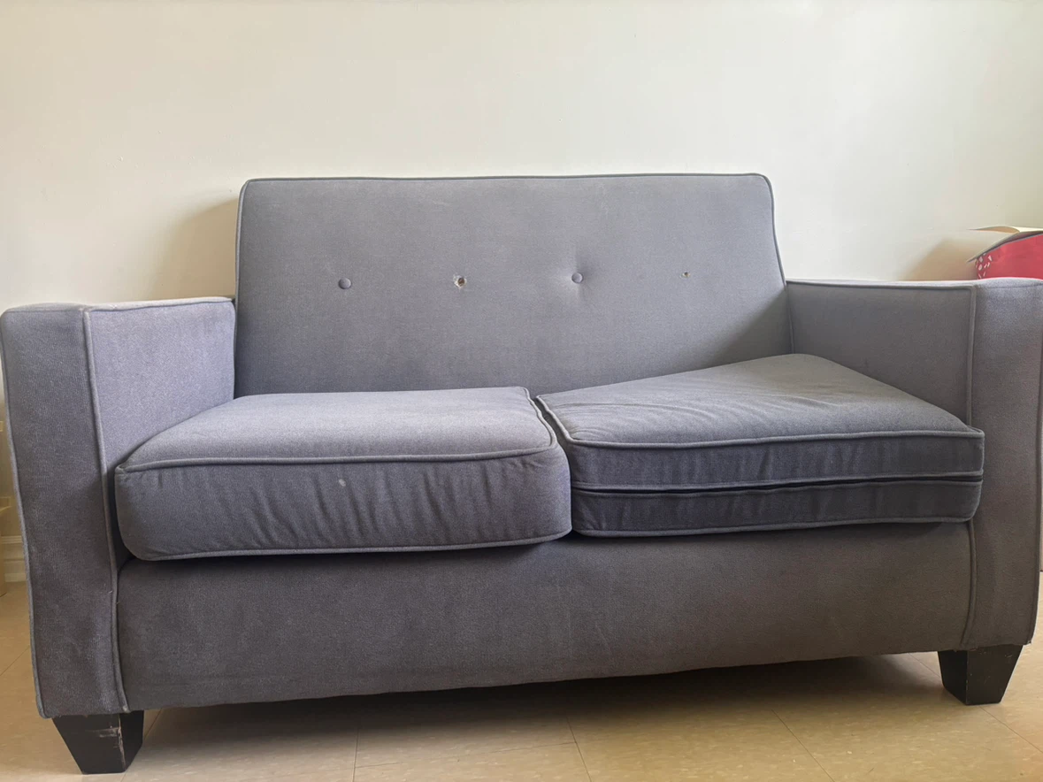 Gray couch - photo 3
