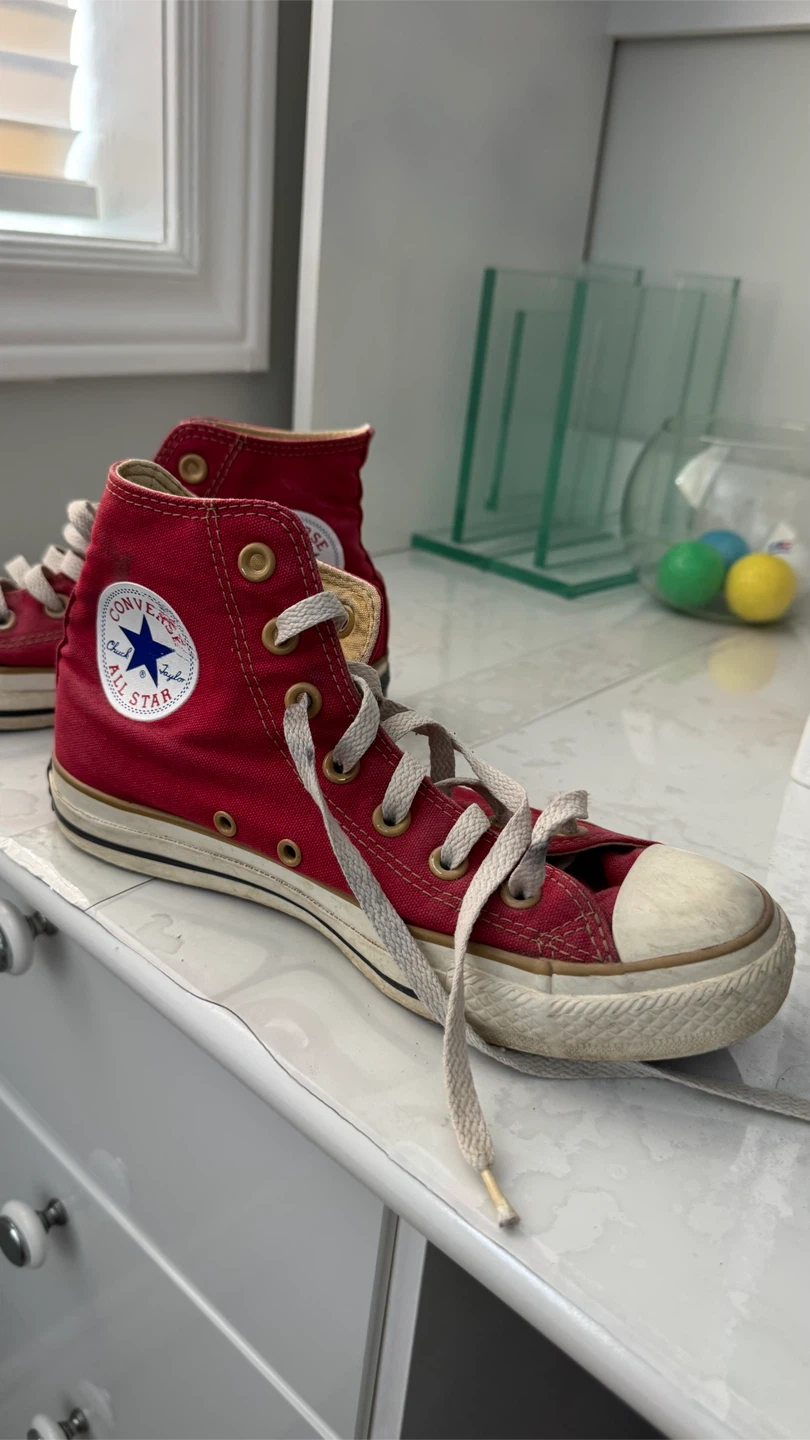 Converse Chuck Taylor All Star High Tops - Red