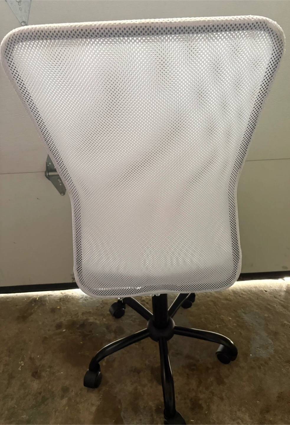 White Mesh Ergonomic Office Chair - photo 2