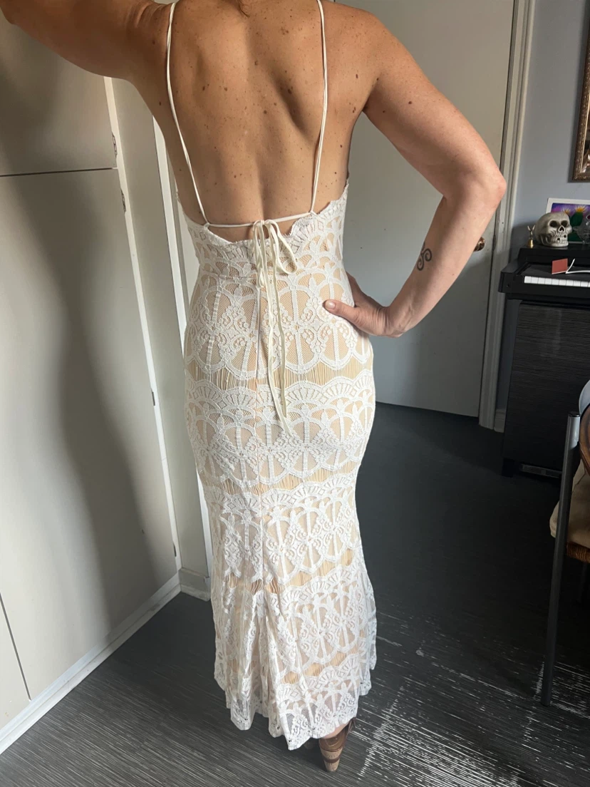 White lace dress with nude lining