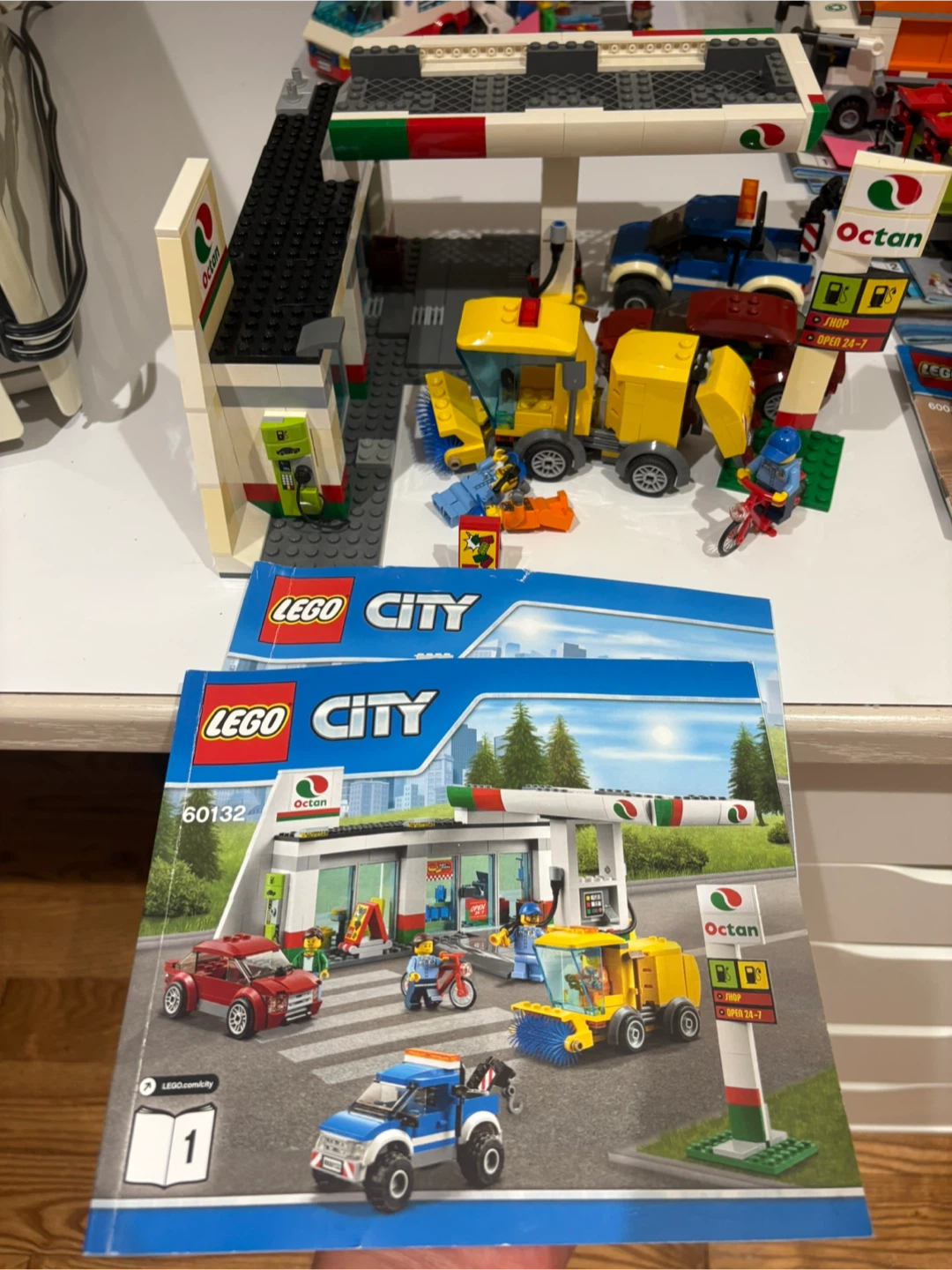 LEGO Creator 3-in-1 Townhouse Building plus other builds