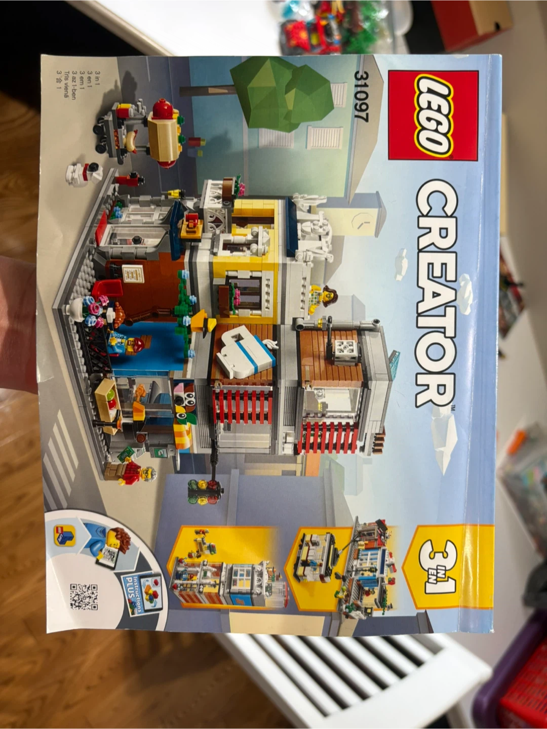 LEGO Creator 3-in-1 Townhouse Building plus other builds - photo 4
