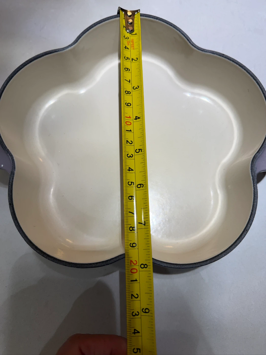Le Creuset Flower Cocotte 20cm – Lavender Purple - photo 4