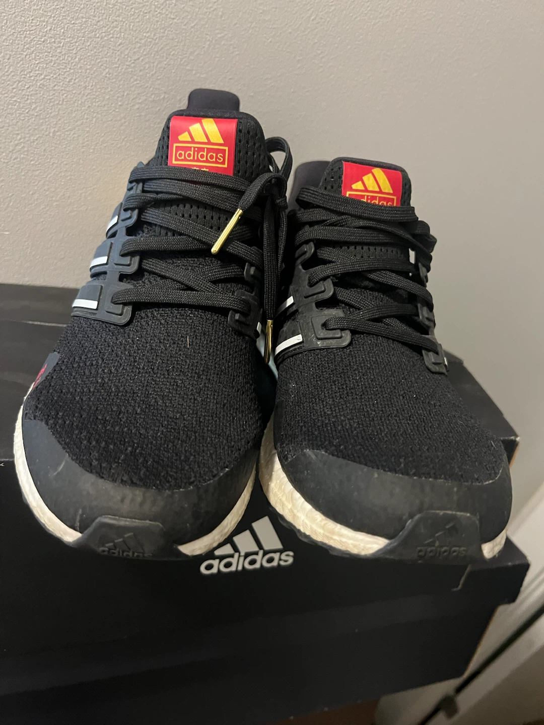 Mens Sz 9 Adidas Ultraboost Black Gold Running Shoes - photo 2
