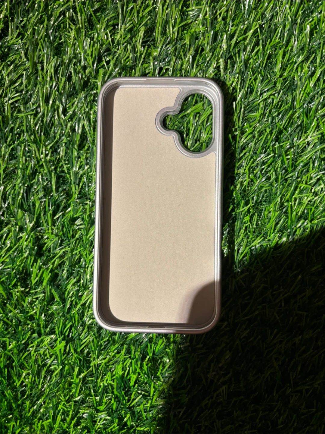 Silver Aluminium Case for iPhone 16 - photo 2
