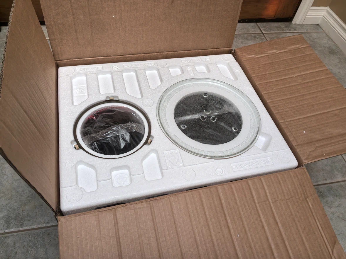 Brand New Panasonic NN-SG458S Microwave – Never Used - photo 2