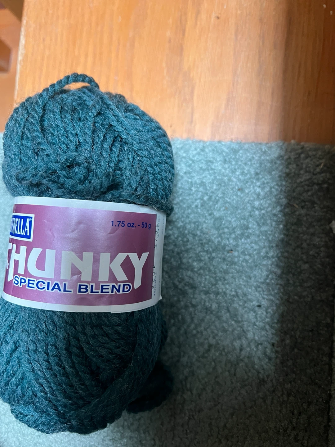 9 Balls of Bernat Berella Chunky Yarn - photo 2