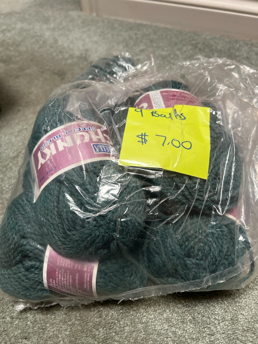 9 Balls of Bernat Berella Chunky Yarn - photo 5