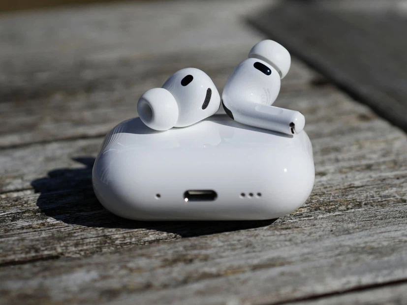 Apple AirPods Pro (2nd Gen) with Charging Case
