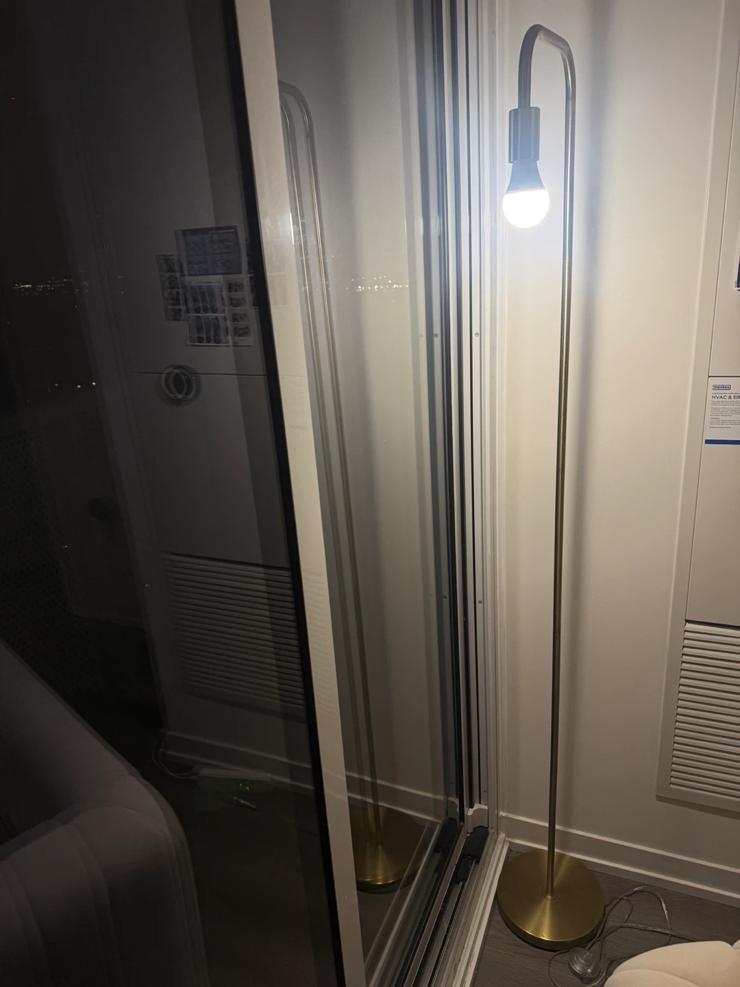 Modern Standing Floor Lamp (Gold / Black)