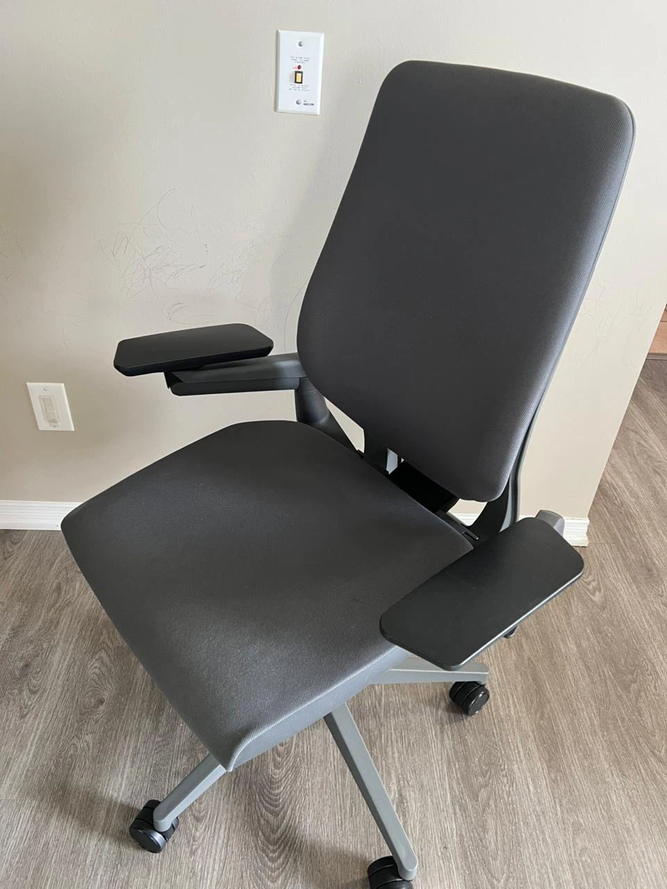 Steelcase Gesture Office Chair - Grey - photo 3