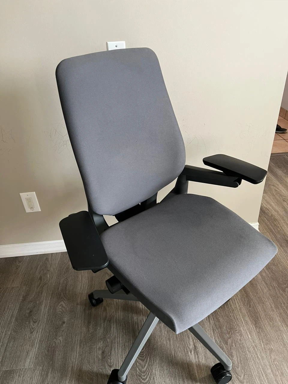 Steelcase Gesture Office Chair - Grey - photo 5