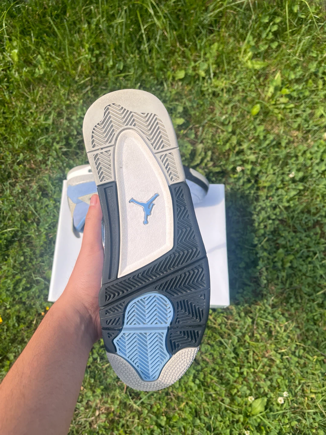 Jordan 4 unc (SIZE 9.5M) - photo 3