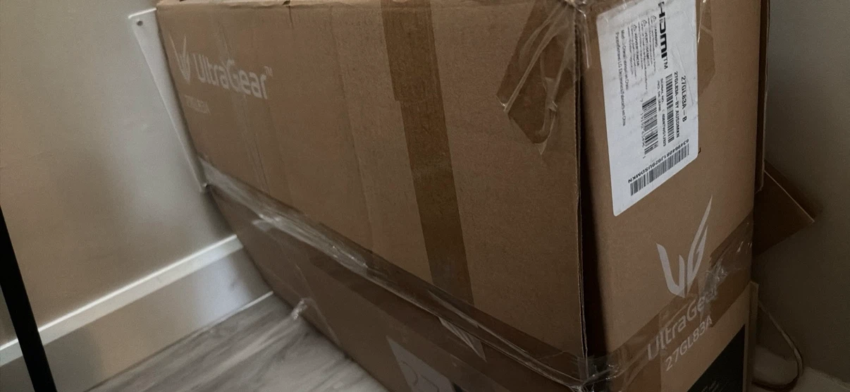 LG UltraGear 27GL83A Gaming Monitor