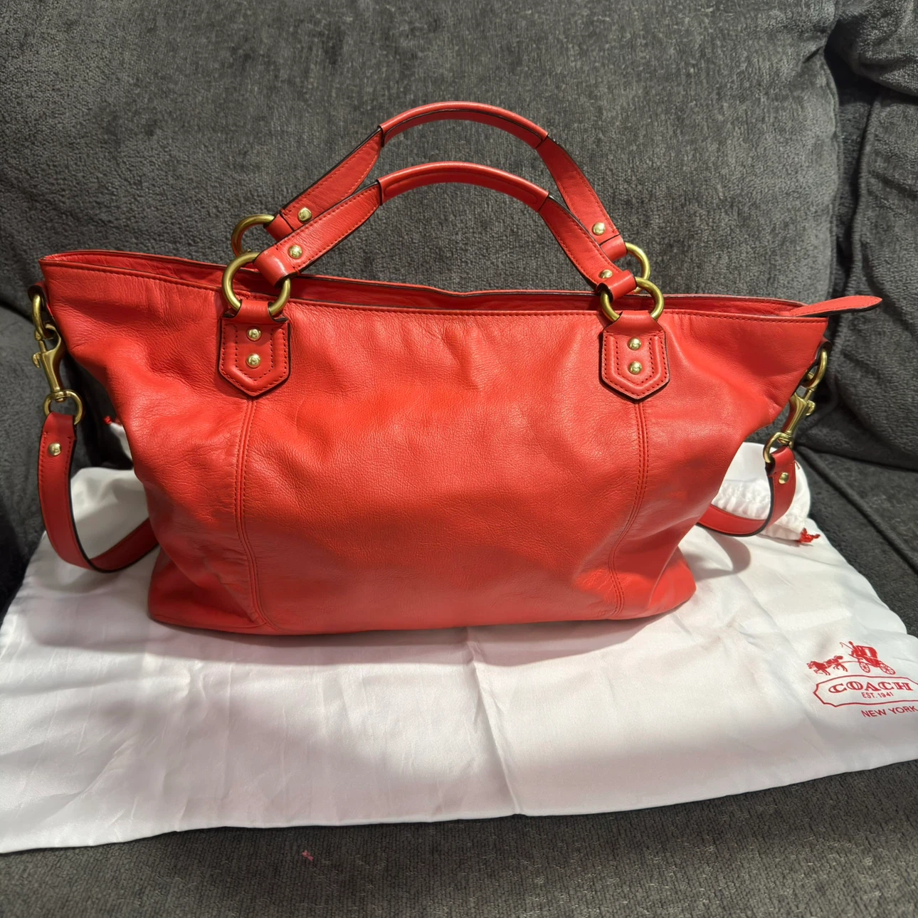 Authentic Coach Red Leather Tote Bag with Shoulder Strap - photo 4