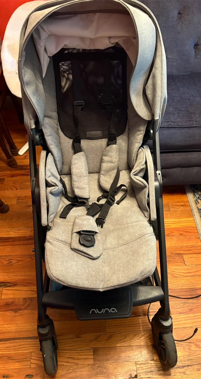 Nuna Stroller with Tan Leatherette Handle - photo 2