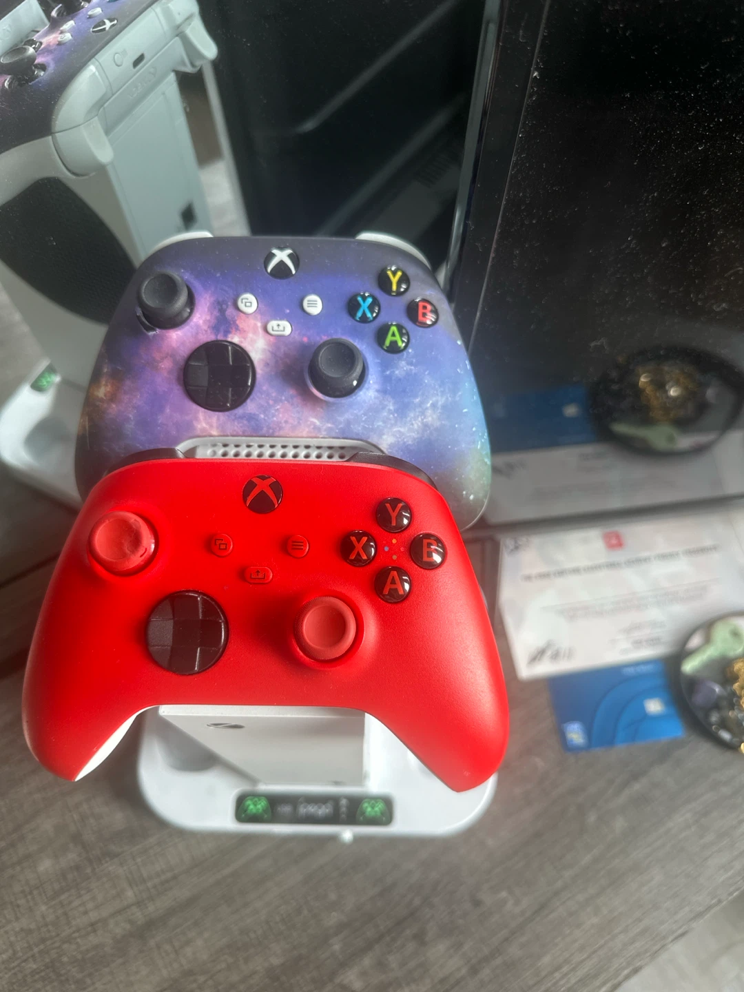 Xbox series s with 3 controllers and a cooler/fan - photo 2