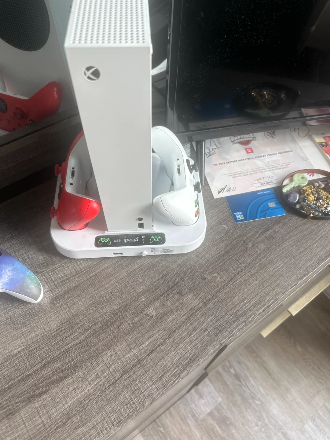 Xbox series s with 3 controllers and a cooler/fan - photo 4
