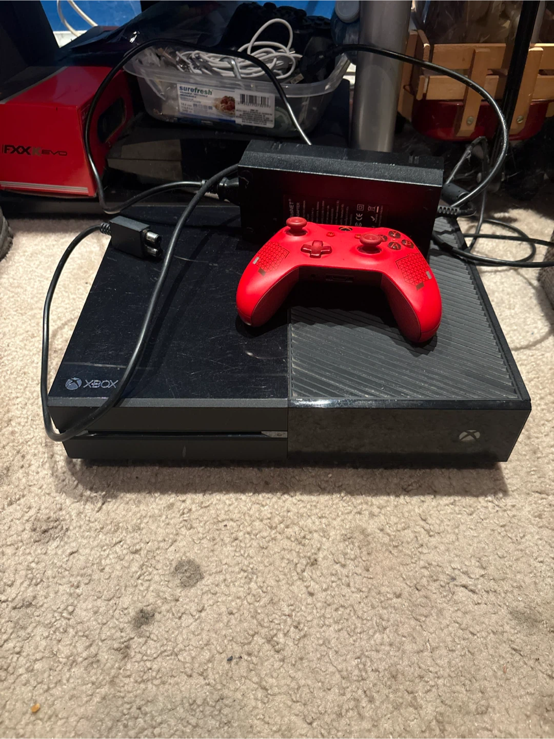 Xbox One console with red controller - photo 3