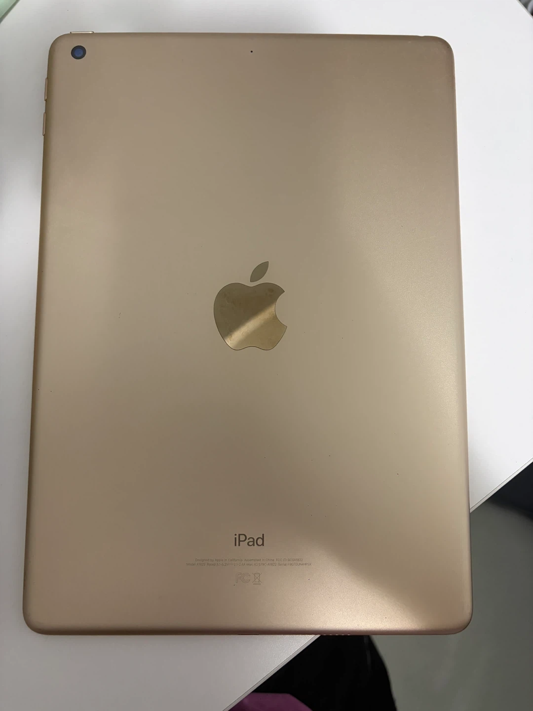 Apple iPad 5th Generation 32GB Gold (wifi only) - photo 2