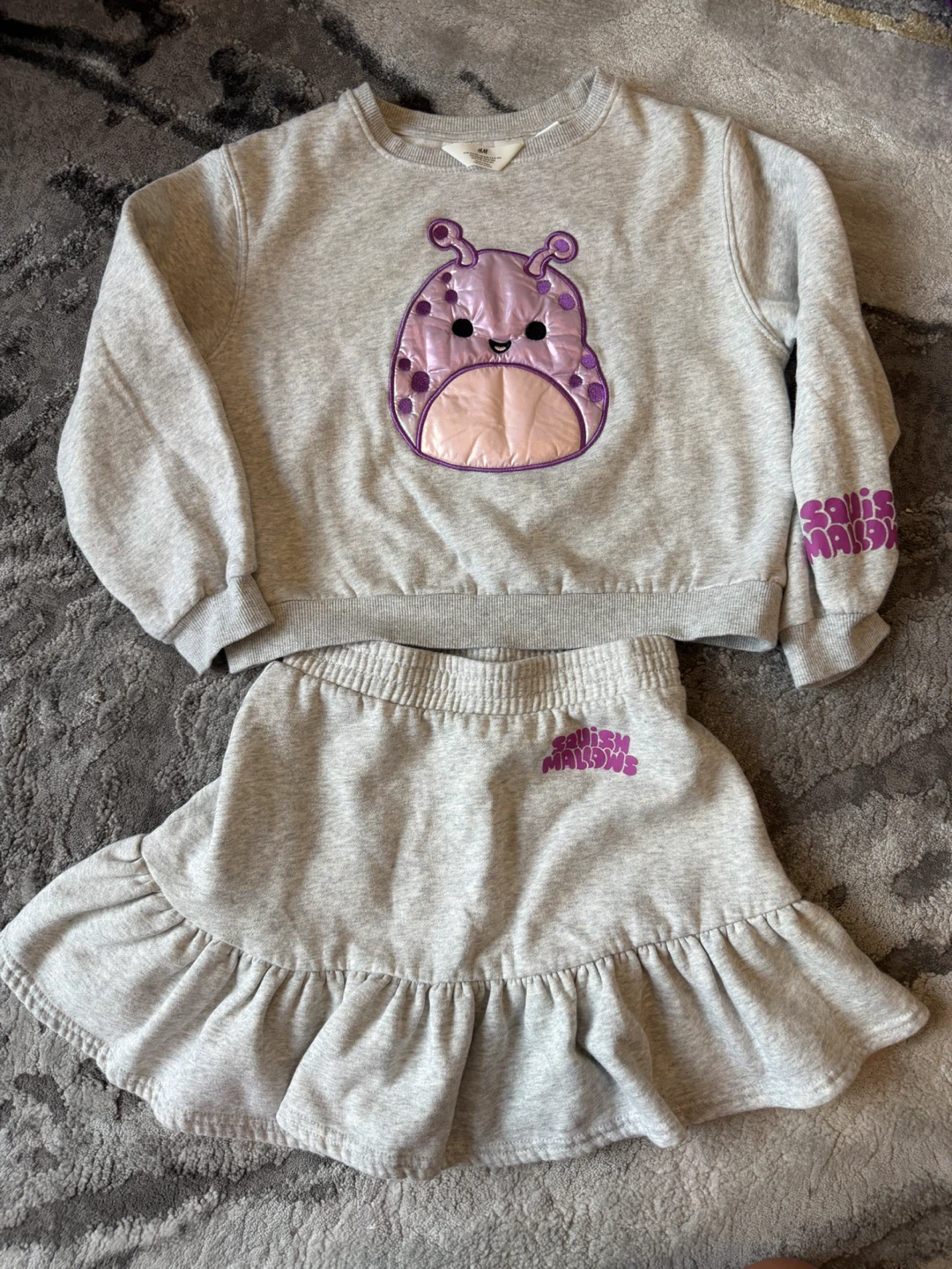 9/10 Squishmallow H&M sweater and skirt set