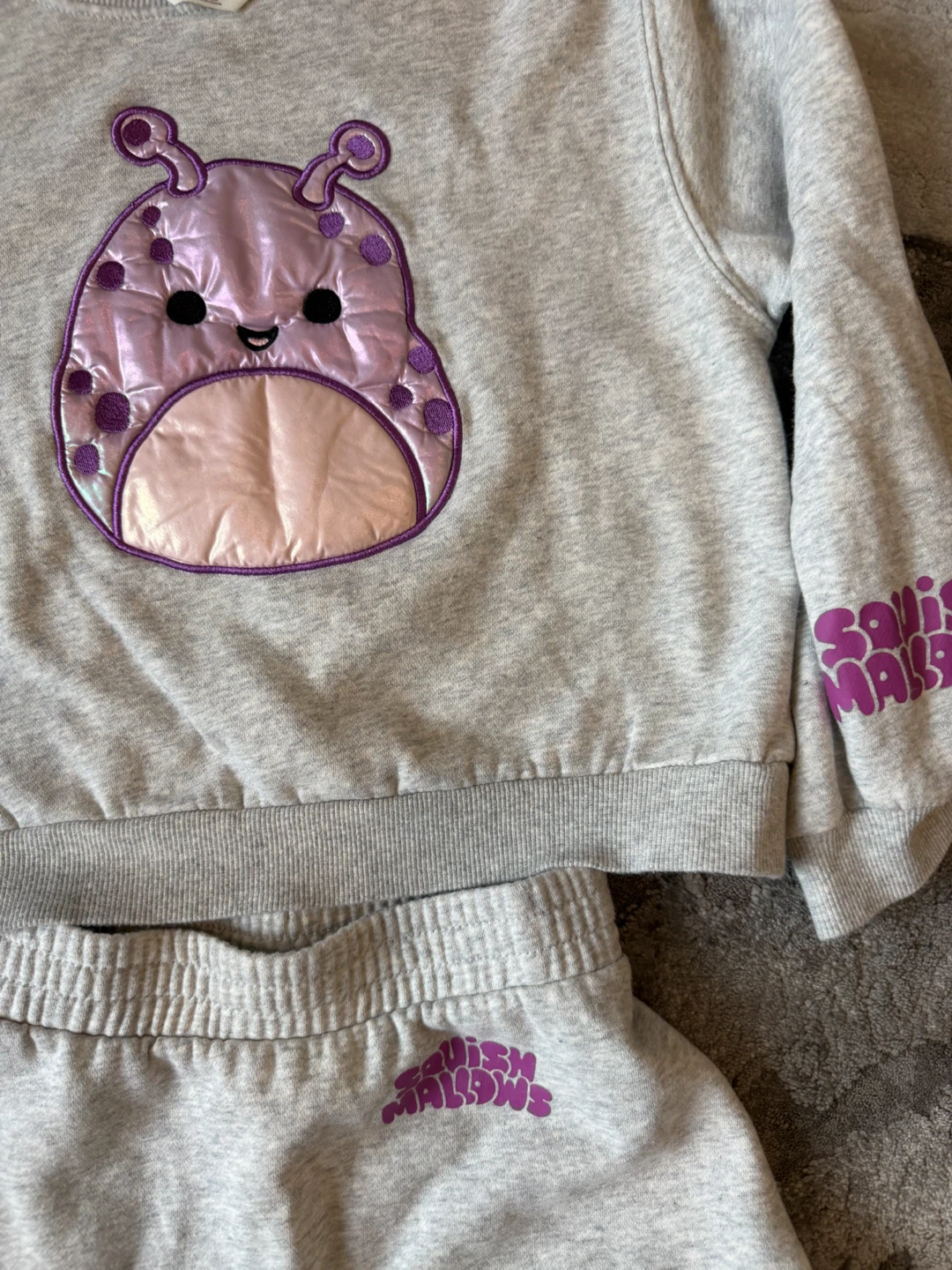 9/10 Squishmallow H&M sweater and skirt set - photo 2
