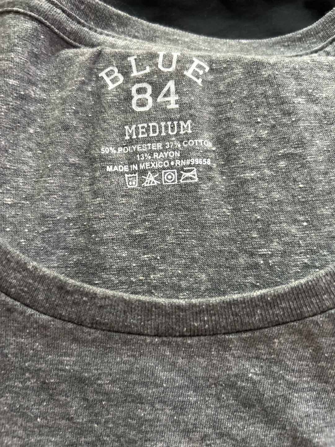 NY Knicks Shirt & American Eagle Jeans - photo 2