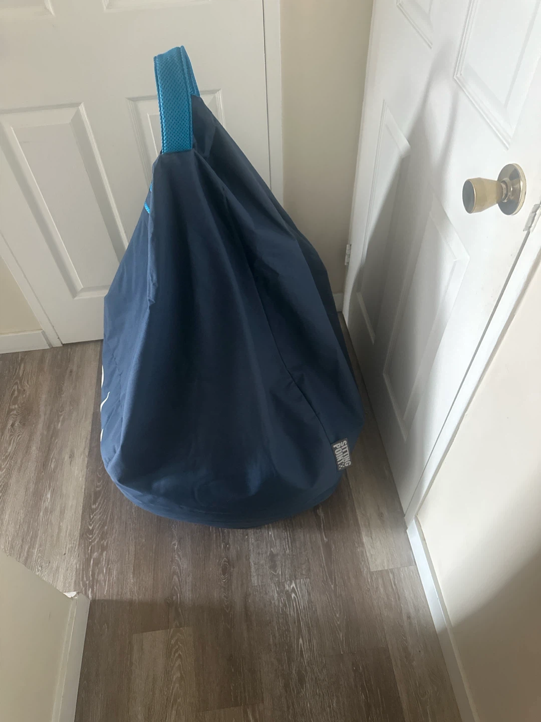 YOLO bean bag chair - photo 2