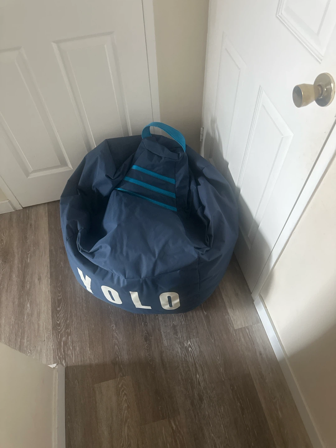 YOLO bean bag chair - photo 3