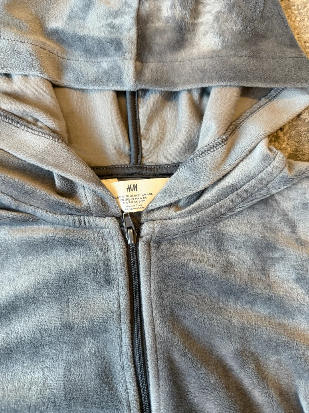 6-8 H&M girls grey velour crop zip up hoodie - photo 2