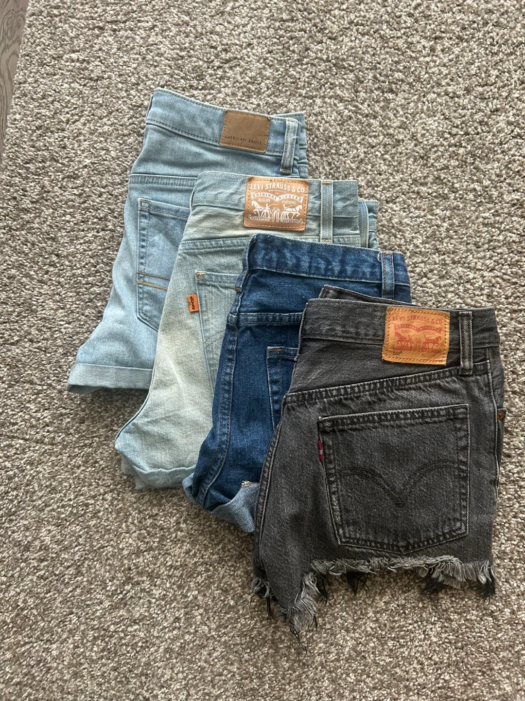 Bundle of Women's Denim Shorts (Levi's, American Eagle)