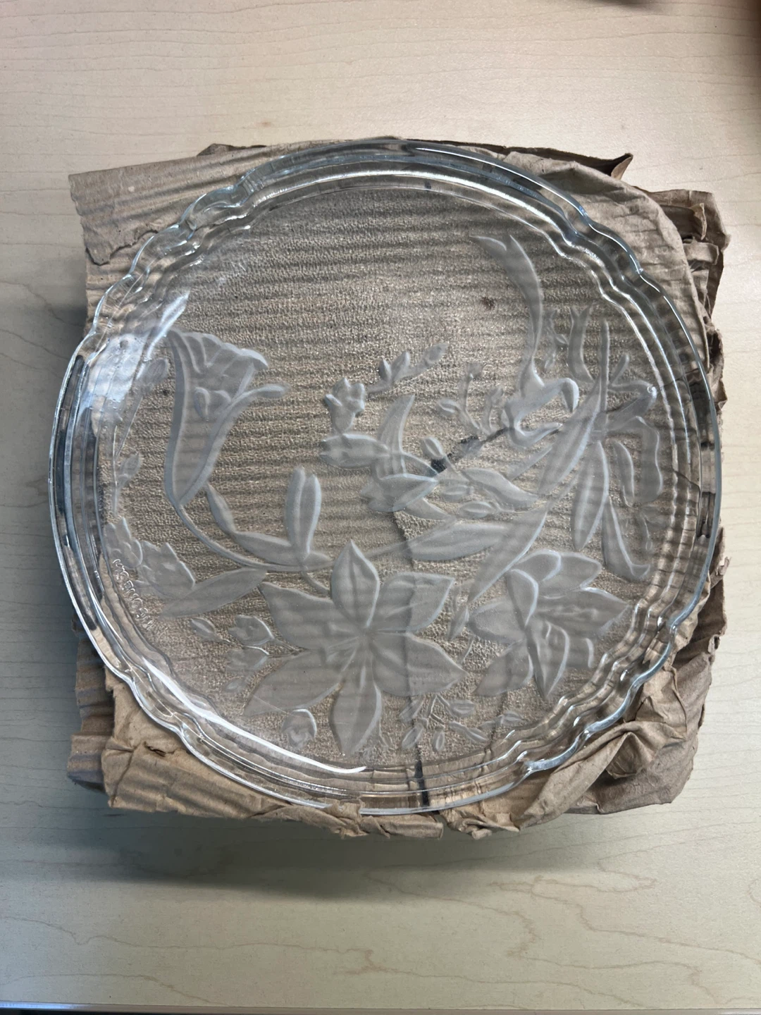 Vintage Ancam Poinsettia Frosted Glass Plates - Set of 6 - photo 3