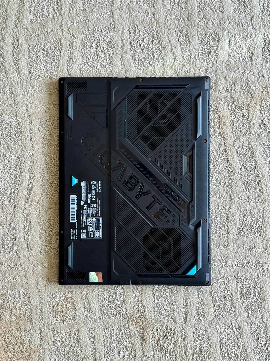 2025 Gigabyte A16 16 inch Gaming Laptop - photo 4