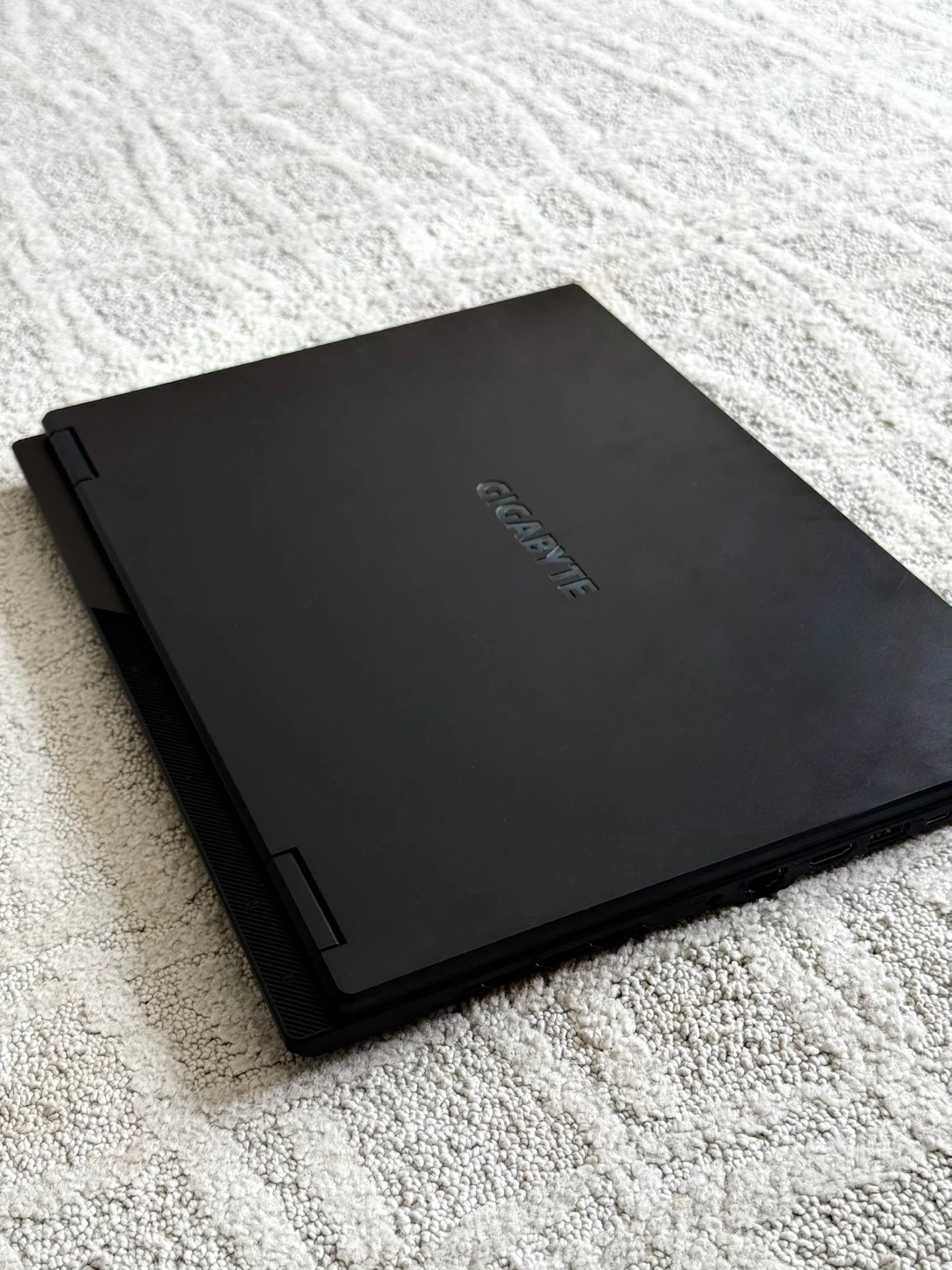 2025 Gigabyte A16 16 inch Gaming Laptop - photo 5