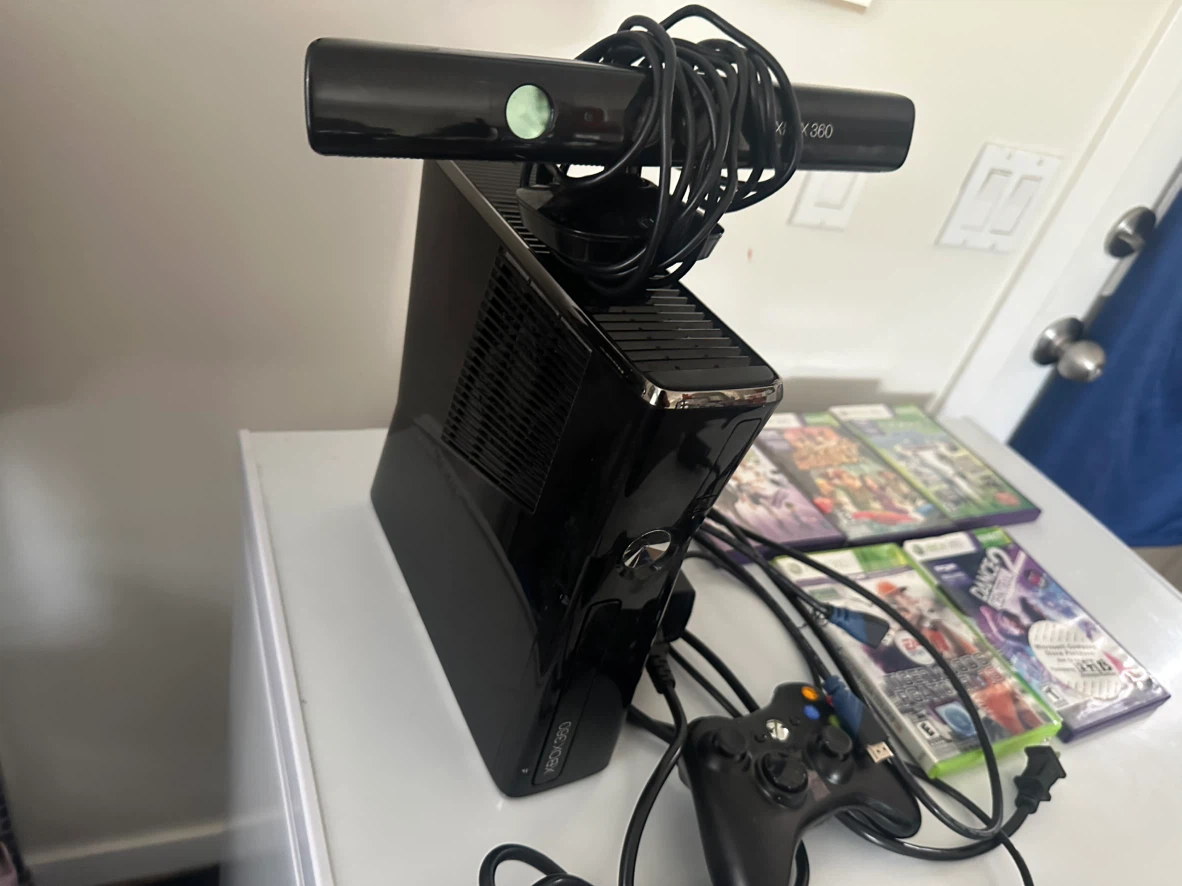 Xbox 360 Console with Kinect  etc
