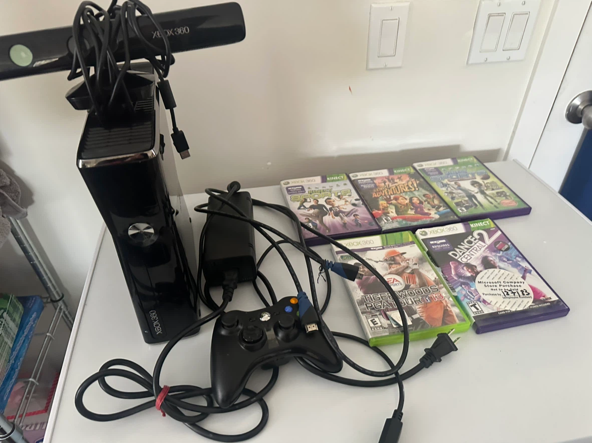 Xbox 360 Console with Kinect  etc - photo 2