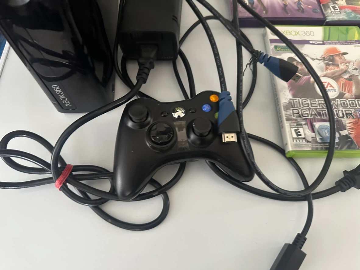 Xbox 360 Console with Kinect  etc - photo 5