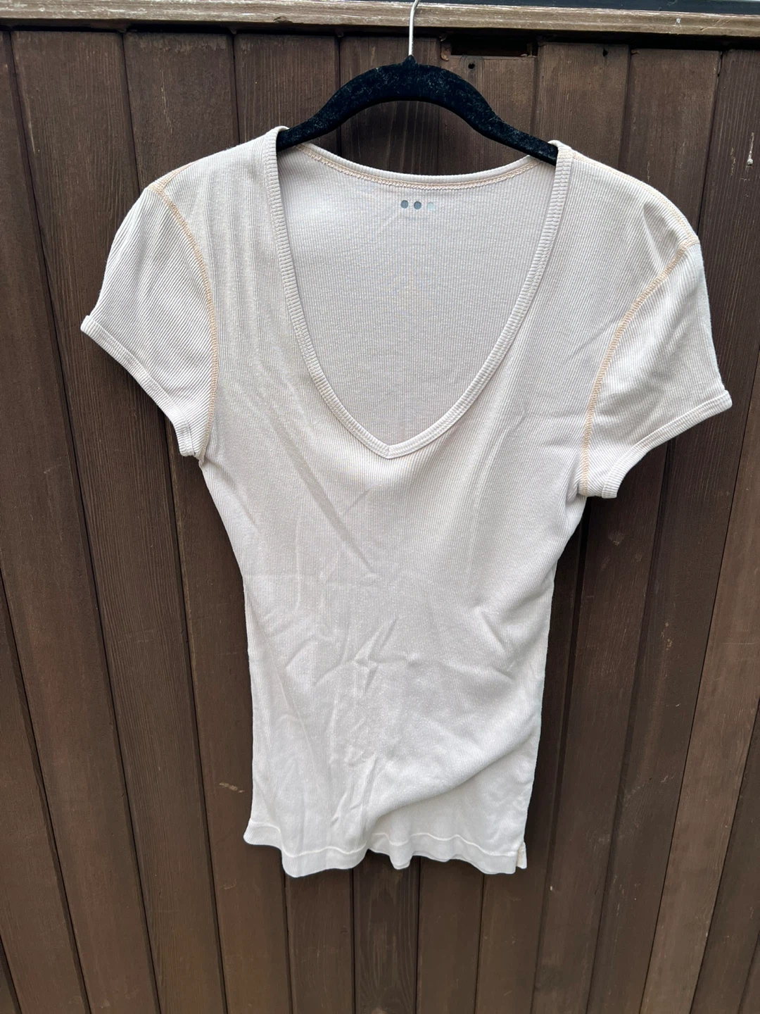 Three Dots Ribbed V-Neck Top - photo 2