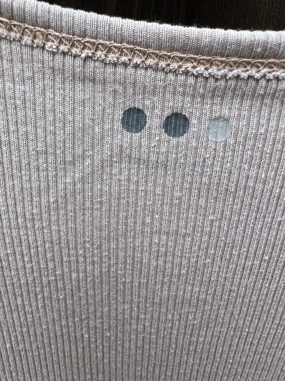 Three Dots Ribbed V-Neck Top - photo 4