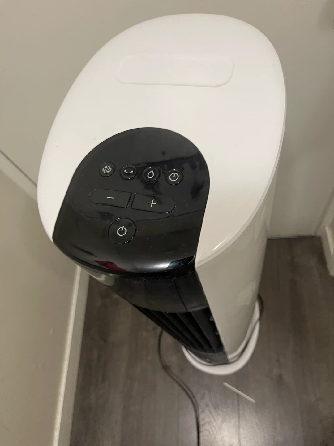 White Tower Fan with Humidifier
